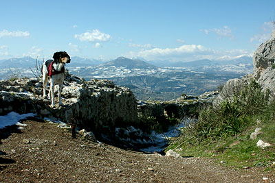 Auf der Burg Akrokorinth mit Aussicht in die Berge, Copyright Stefanie Möhrle