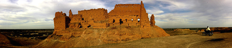 Panorama der Burg Qalaat ar-Rahba , Copyright Stefanie M&ouml;hrle 